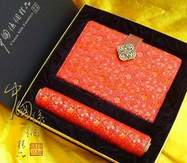 �������أ���ɫ��